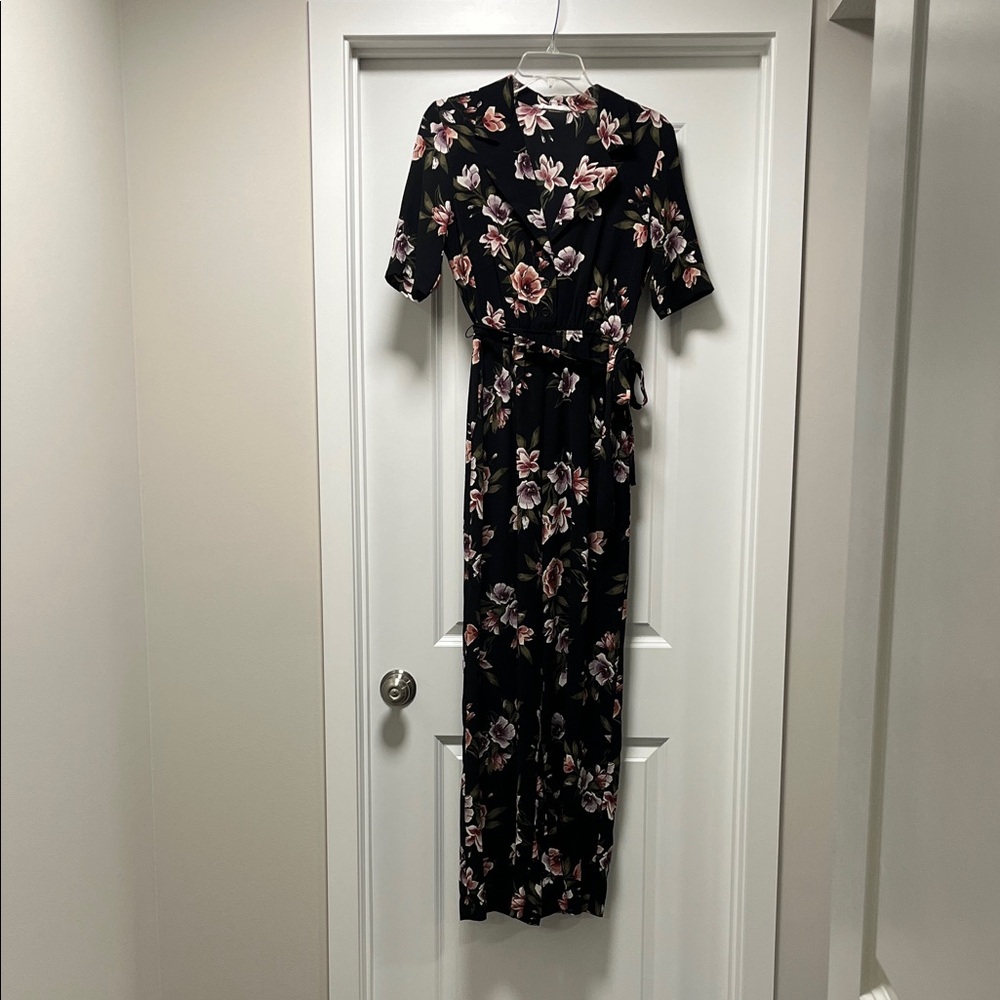 June & Hudson Floral Black jumpsuit w/ elastic waist and pockets, sz S